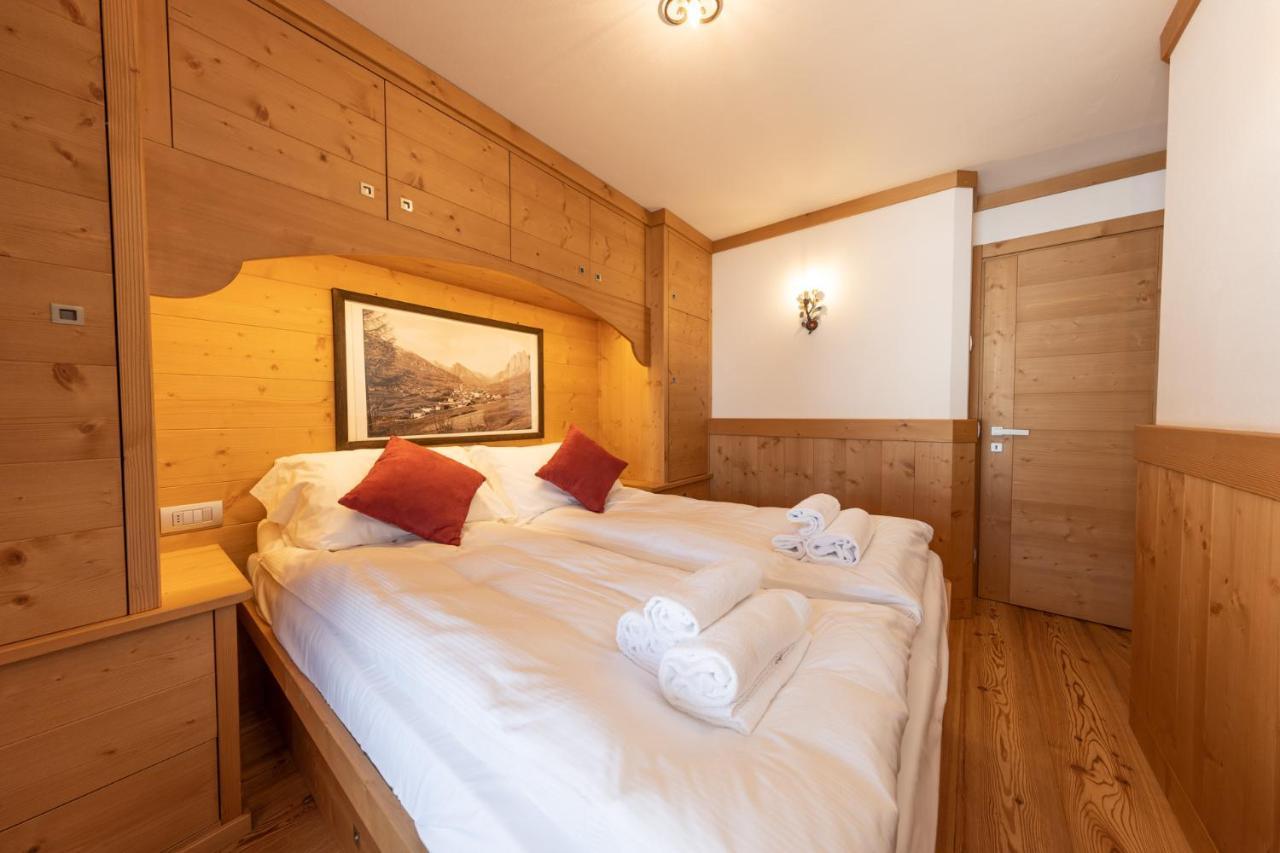 Cadin Apartment กอร์ตินาดัมเปซโซ ภายนอก รูปภาพ